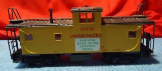 Atlas O - Scale 25590 Illuminated Union Pacific Extended Wide Vision Caboose