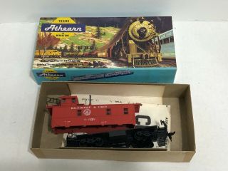 Athearn Ho Scale 1255 B&o Caboose Kit (red)