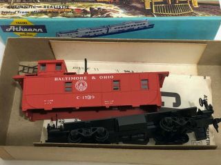 Athearn HO Scale 1255 B&O Caboose Kit (Red) 2