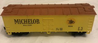 Life - Like Ho Scale Michelob Yellow Reefer Box Car 08525