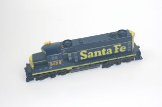 Vintage Tyco Santa Fe Locomotive 5628 Ho Scale - Runs