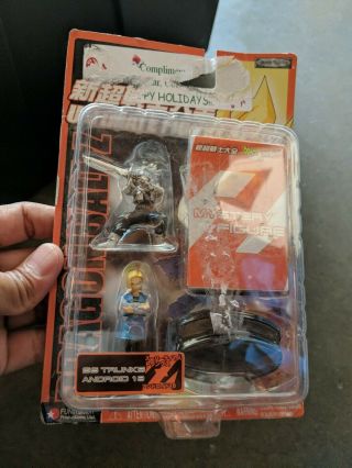 Dragon Ball Z Ultimate Figure Series Ss Trunks Android 18 W/ Mystery Figure