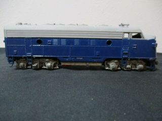 Vintage Ho Scale Blue And Gray Engine Uses Bands To Turn The Wheels