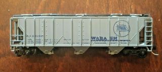 Bachmann N Scale Freight Car,  Wabash 3 Bay Covered Hopper 32985