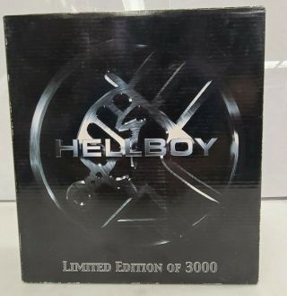 Sdcc 2004 Mezco Toys Hellboy Limited Editon Of 3000 10 " Figure Rare