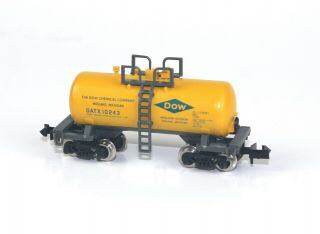 N Scale - Atlas - Dow Chemical Beer Can Tank Car 3233 - 2.  00 Gatx 10243