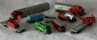 9 N Scale Locomotives And Cars - Die Case