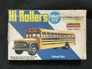 Lindberg [ Hi Rollers ] 1028 School Bus Kit [ Ho ]