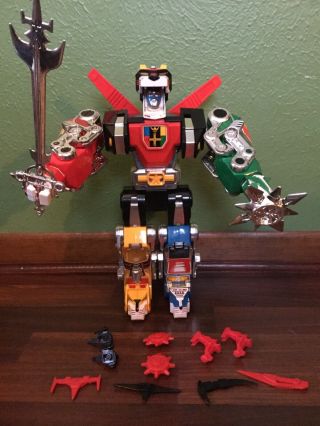 Vintage 1984 World Events Products 13.  5” Voltron Combiner Complete W Accessories