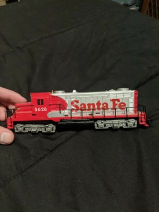 Tyco Train H O Ho Scale Santa Fe Diesel Locomotive 5628