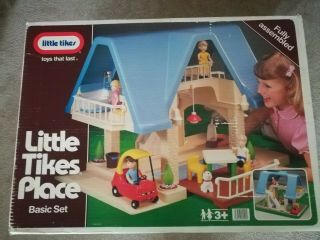 Little Tikes Vintage Blue Roof Doll House W/accessories And Box.