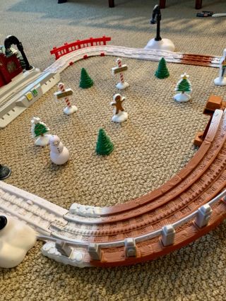 FISHER PRICE GEOTRAX North Pole Express CHRISTMAS IN TOYTOWN TRAIN SET 2