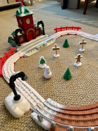 FISHER PRICE GEOTRAX North Pole Express CHRISTMAS IN TOYTOWN TRAIN SET 3