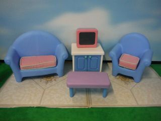 Little Tikes Barbie Doll Size Sofa,  Chair,  Cushions,  Coffee Table,  End Table,  Tv