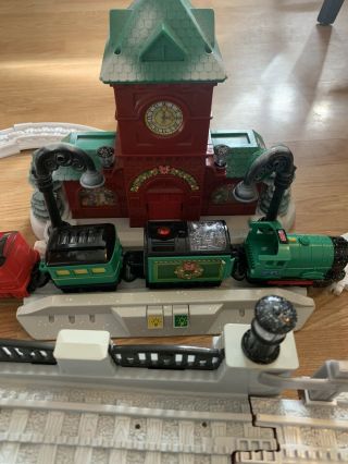 Fisher Price GEOTRAX North Pole Express Christmas Train Set With Remote 2
