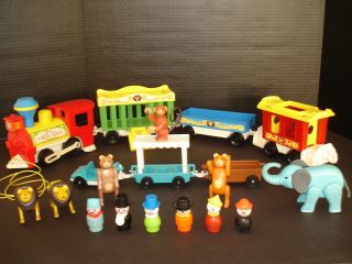 Vintage Fisher Price Play Family Circus Train 991 & Loaded With