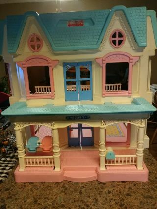Vintage 1993 Fisher Price Loving Family Dream Dollhouse Folding Doll House 6364