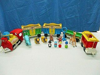 Vintage Fisher Price Little People 991 Circus Train 1973 W/ Animals,  Clown