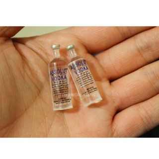 2 X 1/6 Scale Or 1/12 Scale Mini Absolut Vodka 3.  5 Cm Model Toys For 12 " In Doll