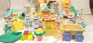 Fisher Price Hideaway Hollow Bunny Rabbit Tree House - With Bunnies And Acc