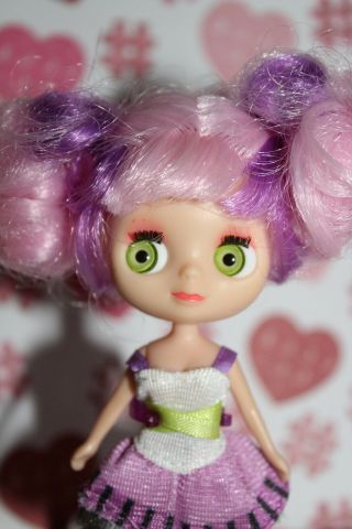 Littlest Pet Shop Lps Blythe Doll B43 Purple Ribbons & Twirls W/ Accessories