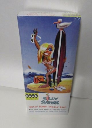 Hawk Classics Silly Surfer Beach Bunny Model Kit