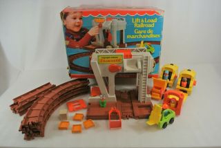 Fisher - Price Lift & Load Railroad 943 Vintage 1978 Playset Almost Complete