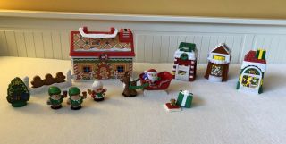 Fisher Price Little People 2008 On The Go Christmas Gingerbread House,  Village