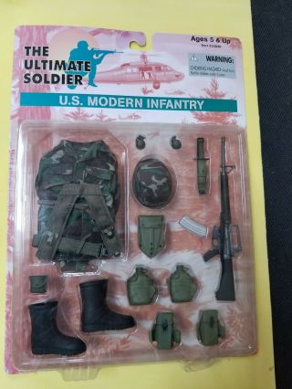 1998 The Ultimate Soldier U.  S.  Modern Infantry Gear 33020.