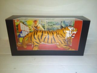 Big Jim On The Tiger Trail In Custom Display Box Like He Man Battle Cat