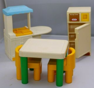Vintage Little Tikes Furniture Kitchen Set Table Chairs Refrigerator Sink
