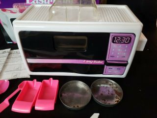 Vintage EASY BAKE OVEN - With Accessories - Hasbro 1997 READ 2