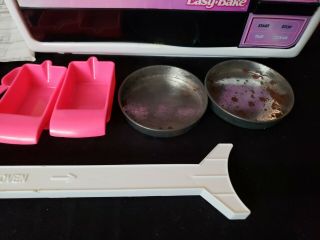 Vintage EASY BAKE OVEN - With Accessories - Hasbro 1997 READ 3