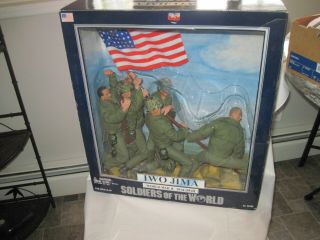Soldiers Of The World Two Jima World War 2 1941 - 1945 Flag Raising Cat 98399new