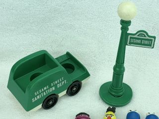 Vintage Fisher Price Little People Sesame Street Sanitation Truck 4 Figures Sign 3