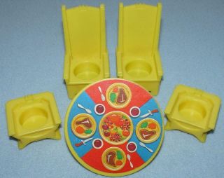 Vintage Fisher Price 993 Little People Castle Tall & Short Thrones Round Table
