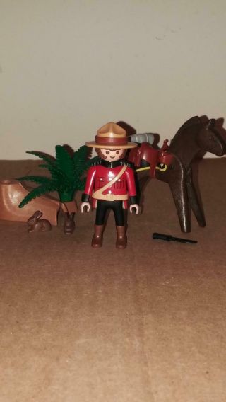 Playmobil 3827 Rcmp Royal Canadian Mounty Mounted Police Near Complete