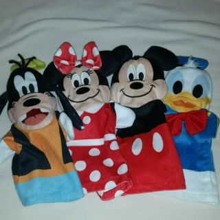 Melissa & Doug Disney Mickey Mouse 4 Soft Hand Puppets Minnie Donald Goofy