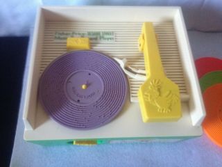 VTG Fisher Price SESAME STREET Record Player,  Music Box 4 Records Wind Up 1984 2