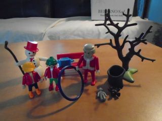 Playmobil Winter Scene Tree Red Bench Children Snowman Toy Santa Claus Hula Hoop