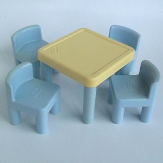 Vtg Little Tikes Place Dollhouse Furniture Dining Room Table & 4 Blue Chairs