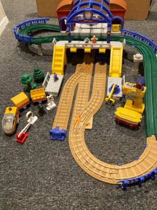Fisher - Price Geotrax Rail and Road System Grand Central Station with RC Train 2