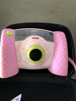 Pink Fisher Price Kid Tough DIGITAL CAMERA with Case in great cond. 3