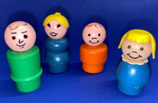 4 Vintage Fisher Price Little People Wooden Family Dad Mom Boy Girl Figures