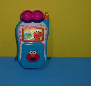 Sesame Street Mattel 2002 Elmo ' s World Toy Talking Flip Cell Phone 3