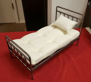1:6 Scale Bed With Mattress And Pillow - All Steel - Phicen - Hot Toys
