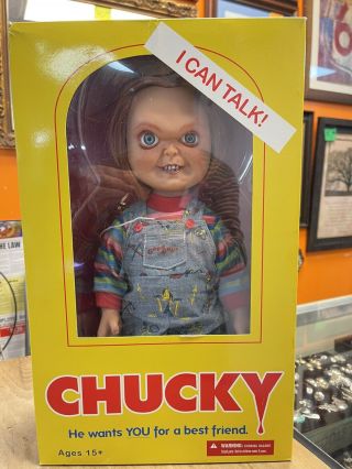 Child’s Play Mezco Toyz 78004 Good Guys 15in Talking Chucky Standard Doll