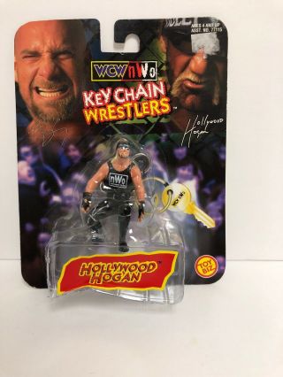 Vintage 1998 Toy Biz Wwe Wwf Wrestling Key Chain - Hollywood Hogan