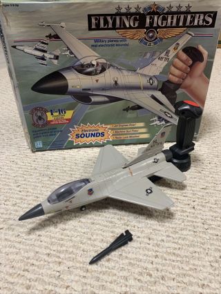 1989 Hasbro Flying Fighters F - 16 Fighting Falcon Incomplete