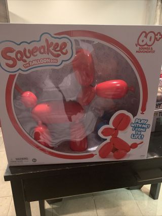 Nib Interactive Squeakee Red The Balloon Dog Toy